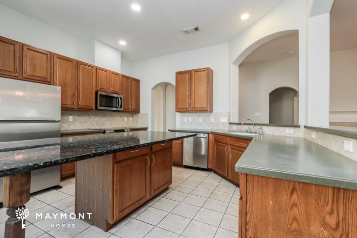 Building Photo - 28615 Hidden Cove Dr