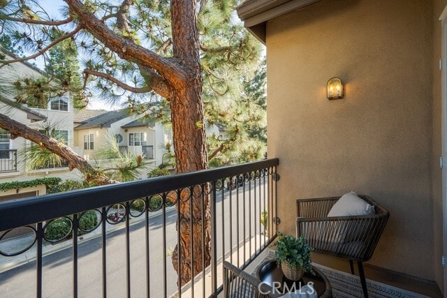 Building Photo - 17 Auvergne