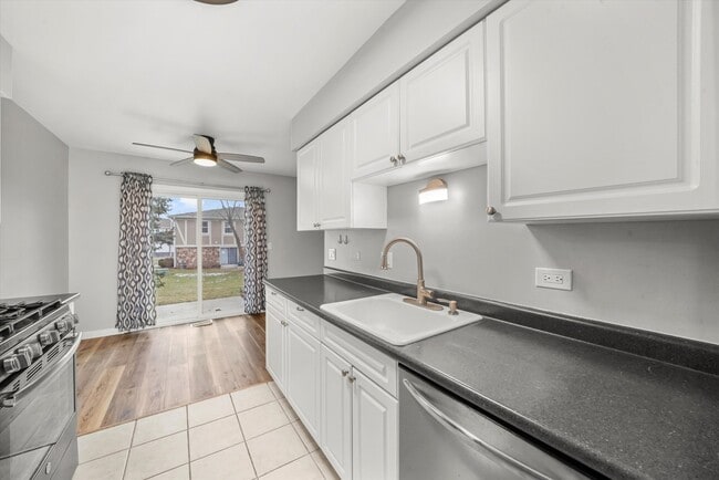 Building Photo - 1033 Glouchester Harbor