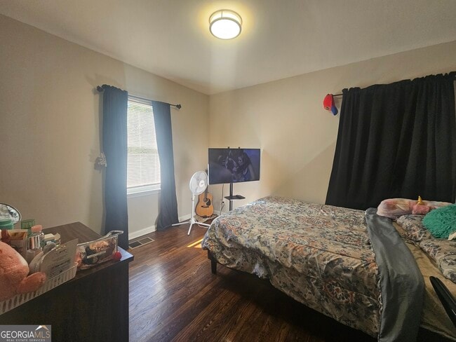 Building Photo - 68 Fourth St Ext