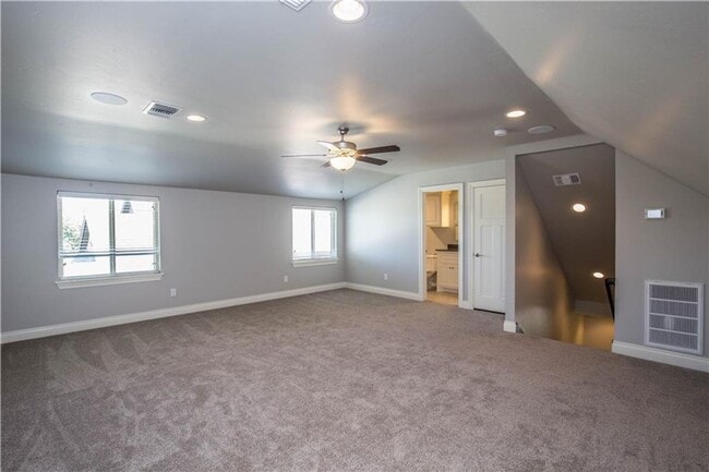 Building Photo - 4 Bedroom Home with Upstairs Bonus room in Edmond