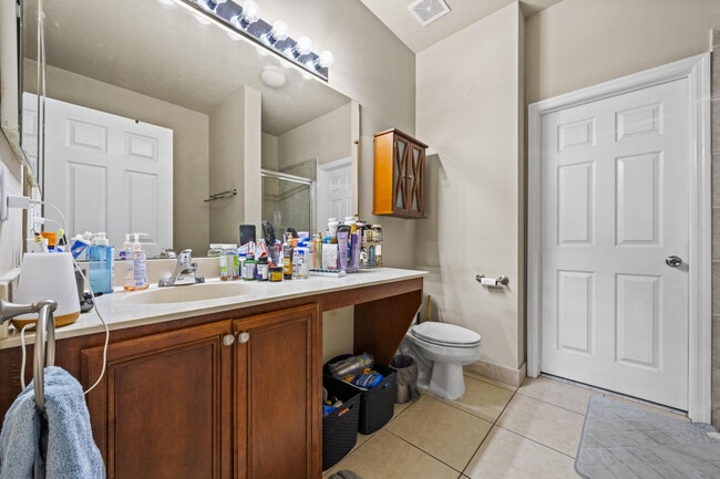 Building Photo - 3128 Grandiflora Dr