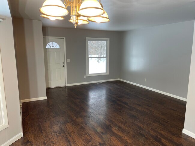 Building Photo - 4467 W Milham Ave