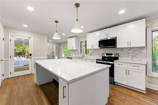 Building Photo - 6511 Vernon Woods Dr NE