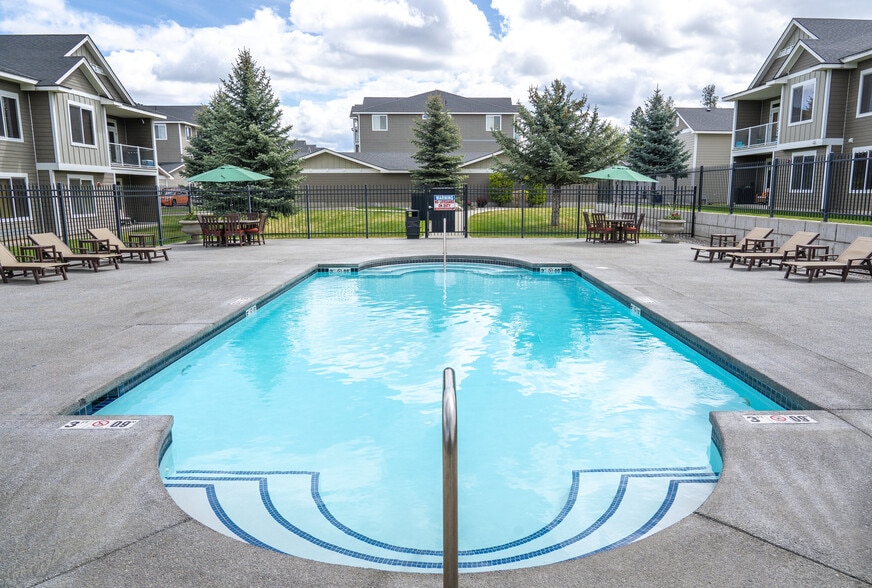 Pool - The Reserve at Shelley Lake