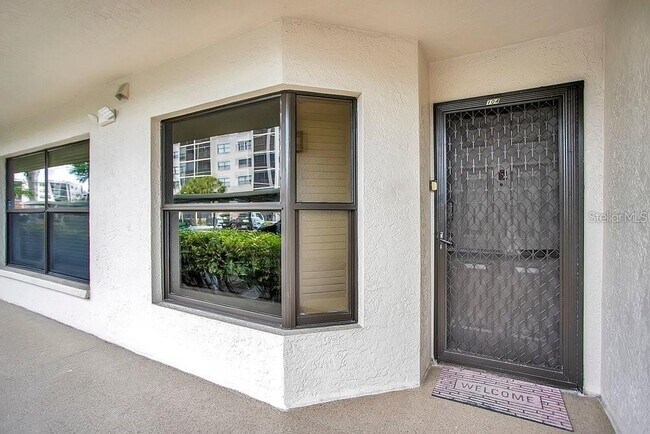 Building Photo - 1328 Pasadena Ave S