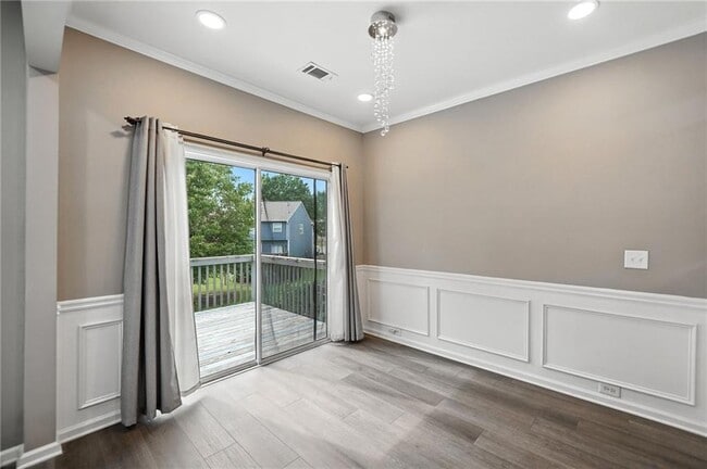 Building Photo - 6030 Ellington Cove