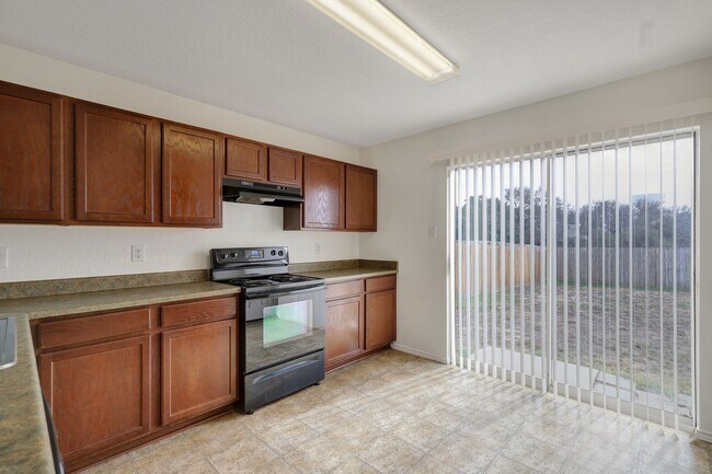 Building Photo - Monticello Ranch-Available Now-3Bd/3Ba
