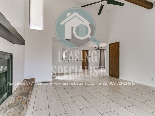 Building Photo - 2 Bed 2 Bath Garden Home in SW OKC's The R...