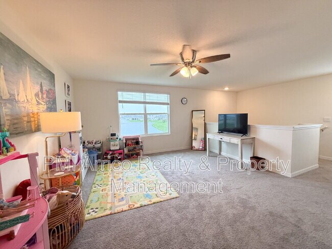 Building Photo - 10744 Chippewa Dr