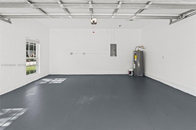 Building Photo - 434 Castlemain Cir