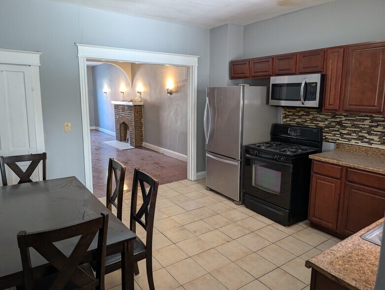 Building Photo - 2409 McElderry St