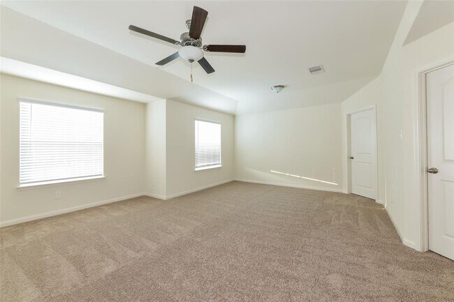 Building Photo - 27053 Leonardo Dr