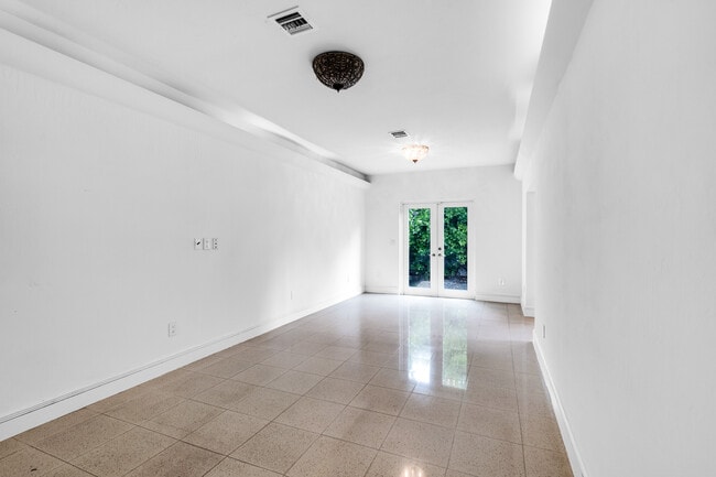 Building Photo - 1232 Lenox Ave.