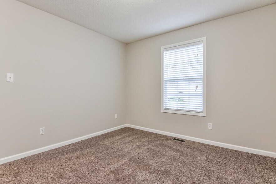 Building Photo - 1501 Poplar Ridge Rd