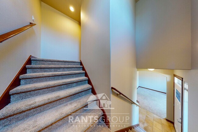 Building Photo - Beautiful Home In Puyallup! Easy JBLM Comm...