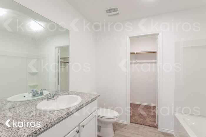 Building Photo - 13831 Weir Pl