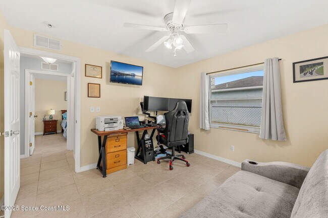 Building Photo - 1848 Edith St NE