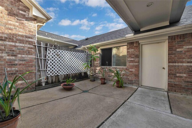 Building Photo - 2634 Arbor Hill Ln