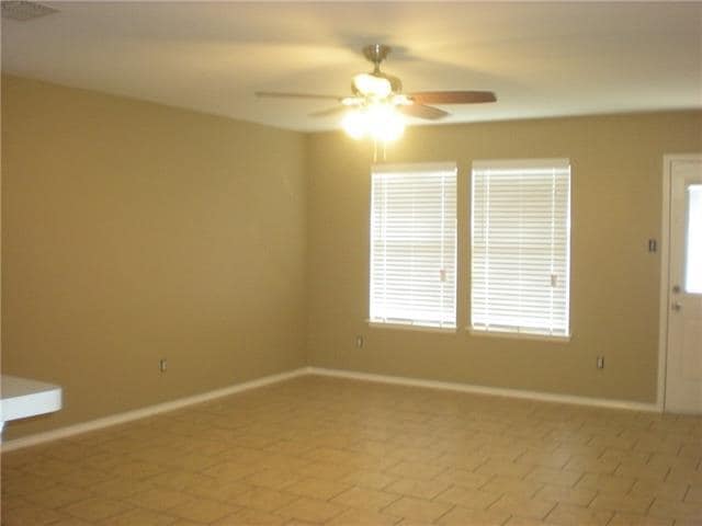 Building Photo - 1701 Elm St