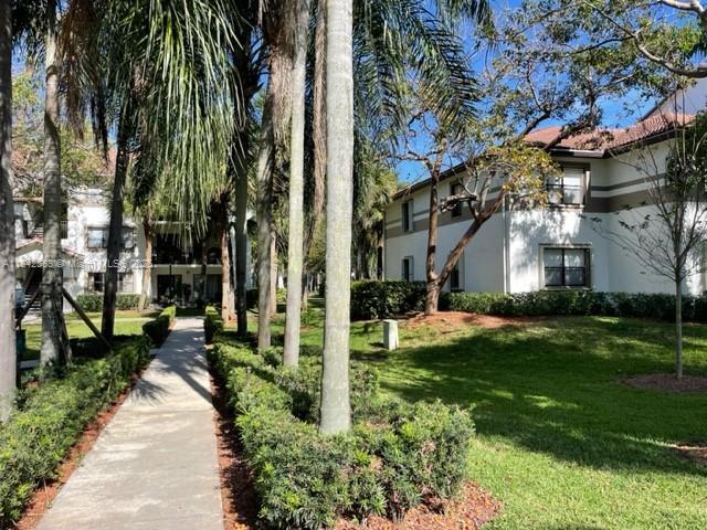 Building Photo - 640 S Park Rd