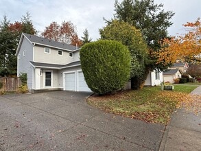 Building Photo - 3 Bedroom DuPont Home for Rent