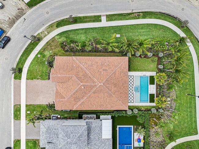 Building Photo - 13621 Le Christine Dr