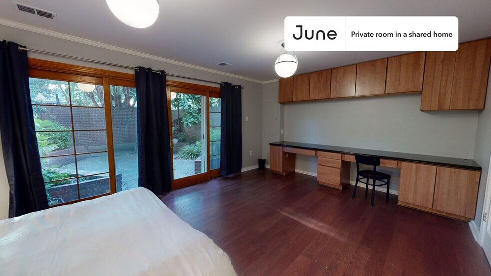 Building Photo - Room in Shared 7 bed/4 bath home