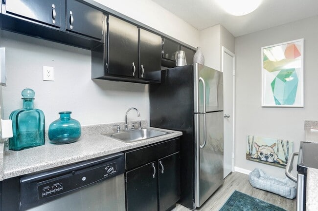 Building Photo - 10250 Lands End Dr