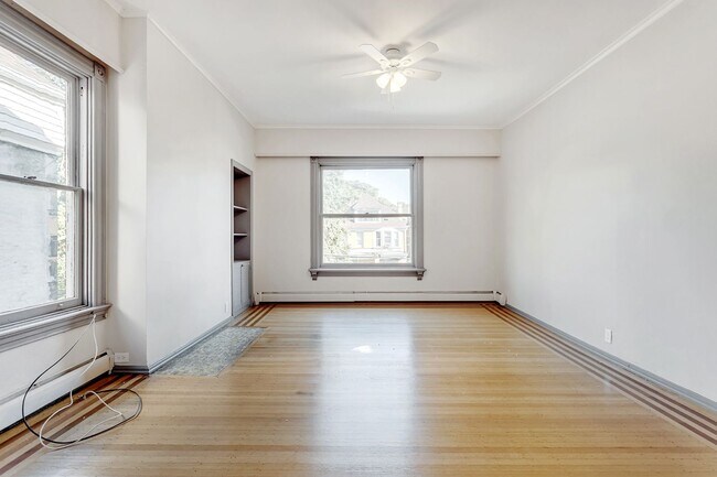 Building Photo - Renovated 5 Bedroom 2.5 Bathroom Apartment...