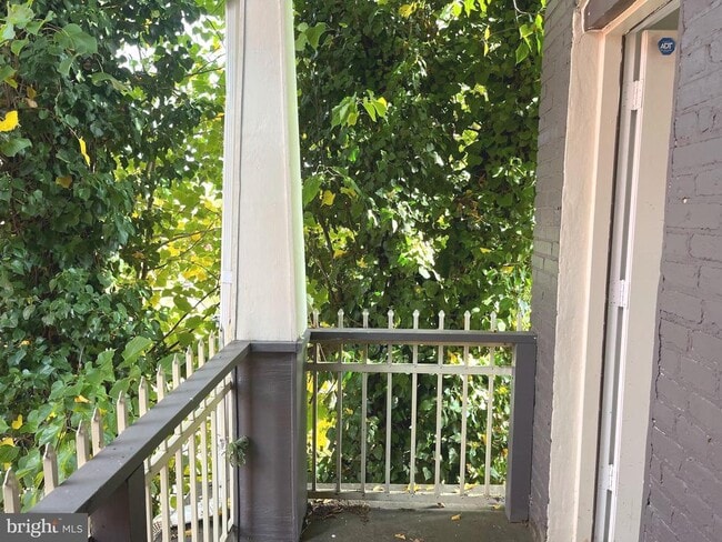 Building Photo - 2001 Poplar Grove St