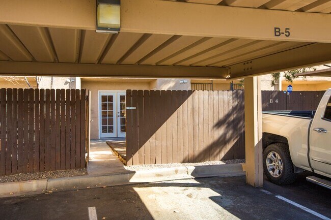 Building Photo - 6041 Sequoia Rd NW