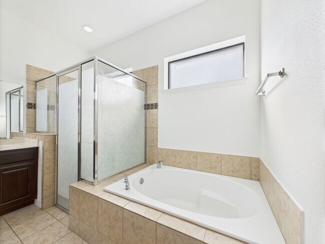 Building Photo - Sendero Springs