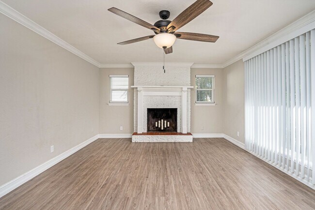 Building Photo - Port Orange 3 bed, 1.5 bath home directly ...