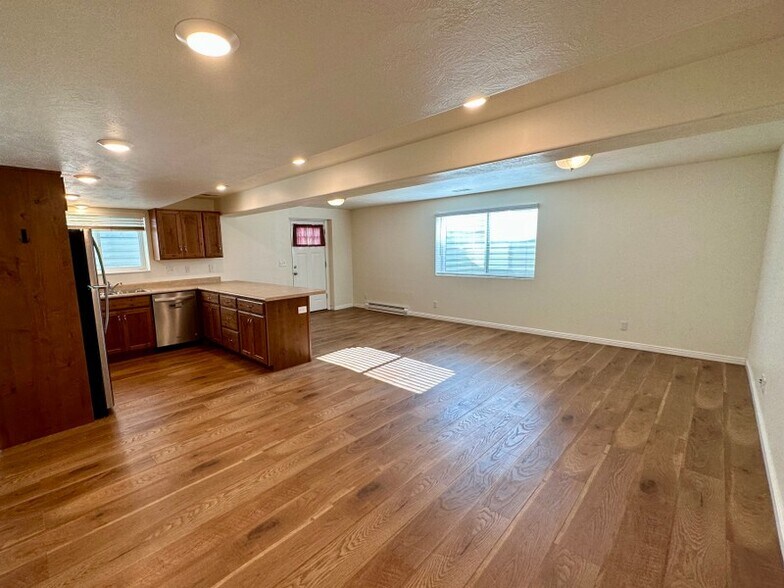 Building Photo - 12971 Green Clover Rd
