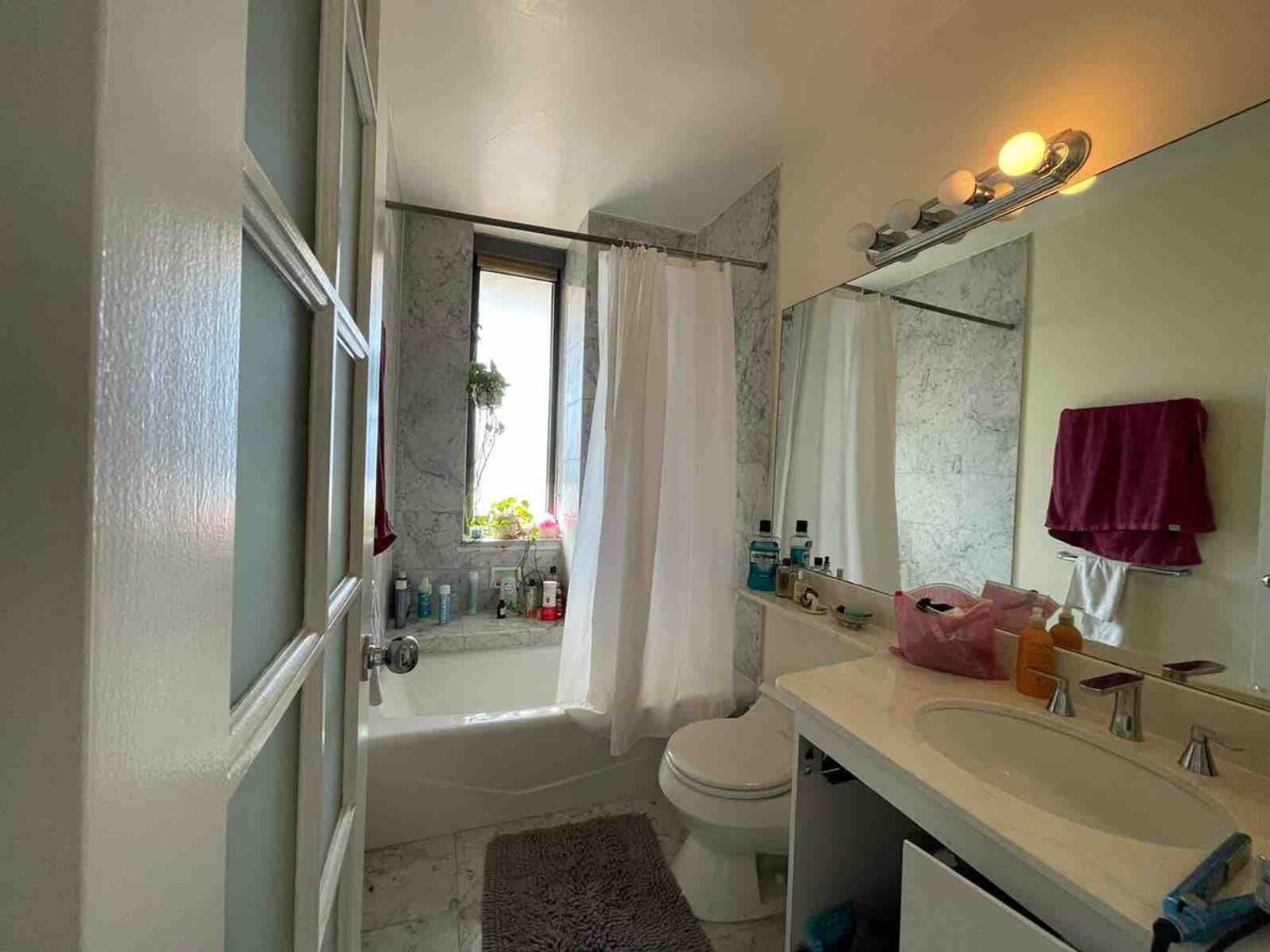 Building Photo - 330 E 38th St