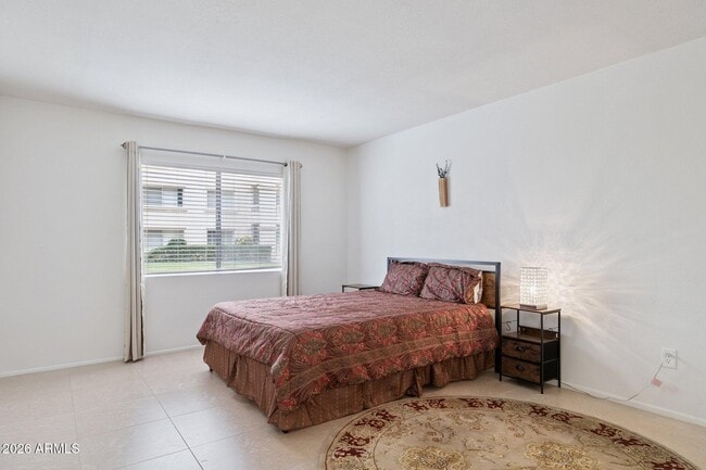 Building Photo - 7950 E Camelback Rd