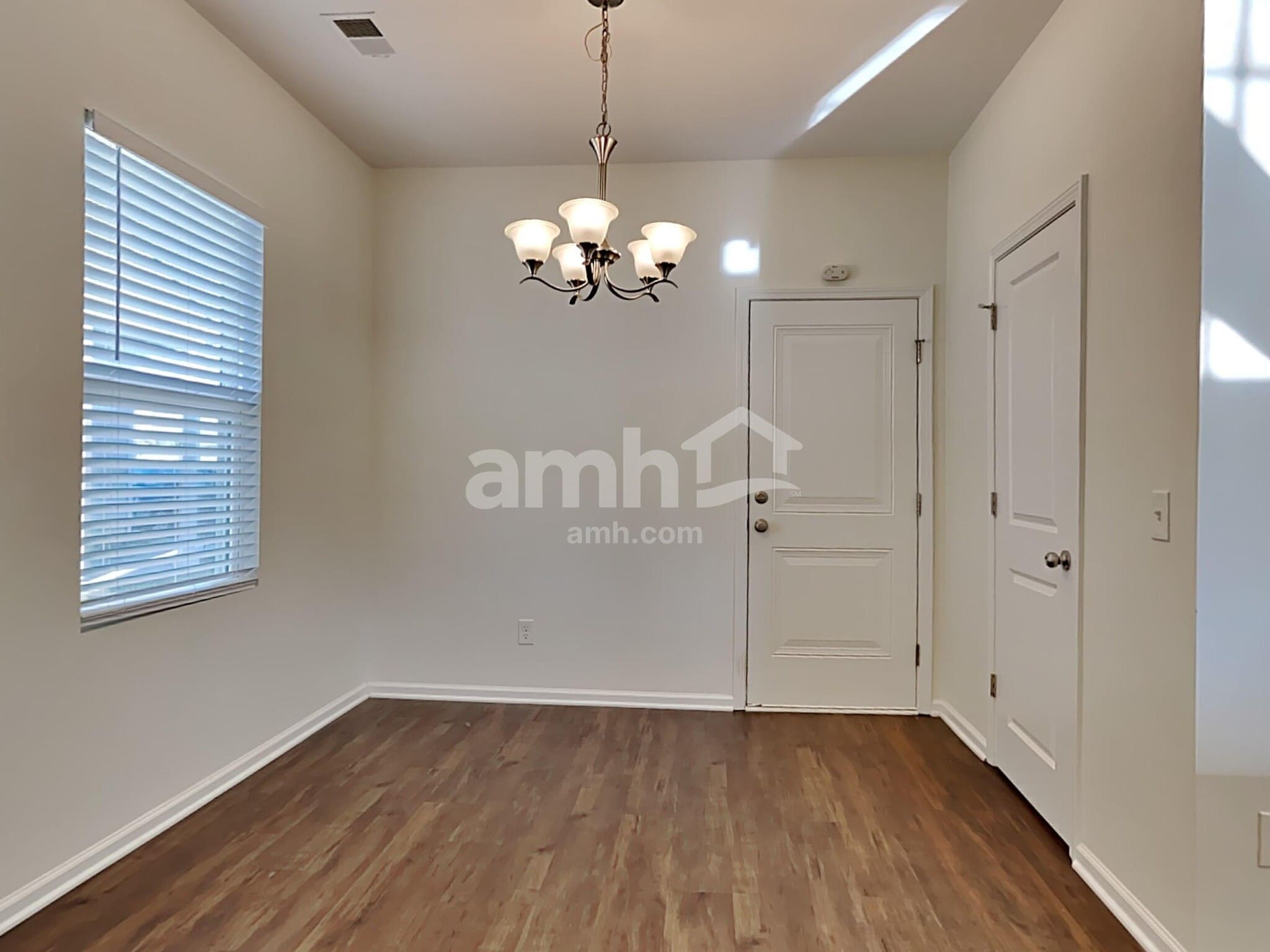 Building Photo - 405 Ridgedale Rd