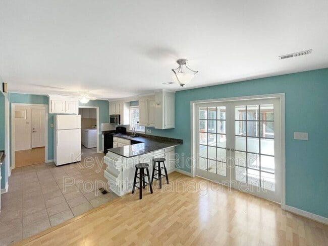 Building Photo - 120 Stanmore Rd