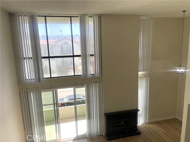 Building Photo - 1007 S Catalina Ave