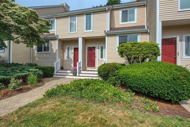 Building Photo - 28 Gaslight Ln