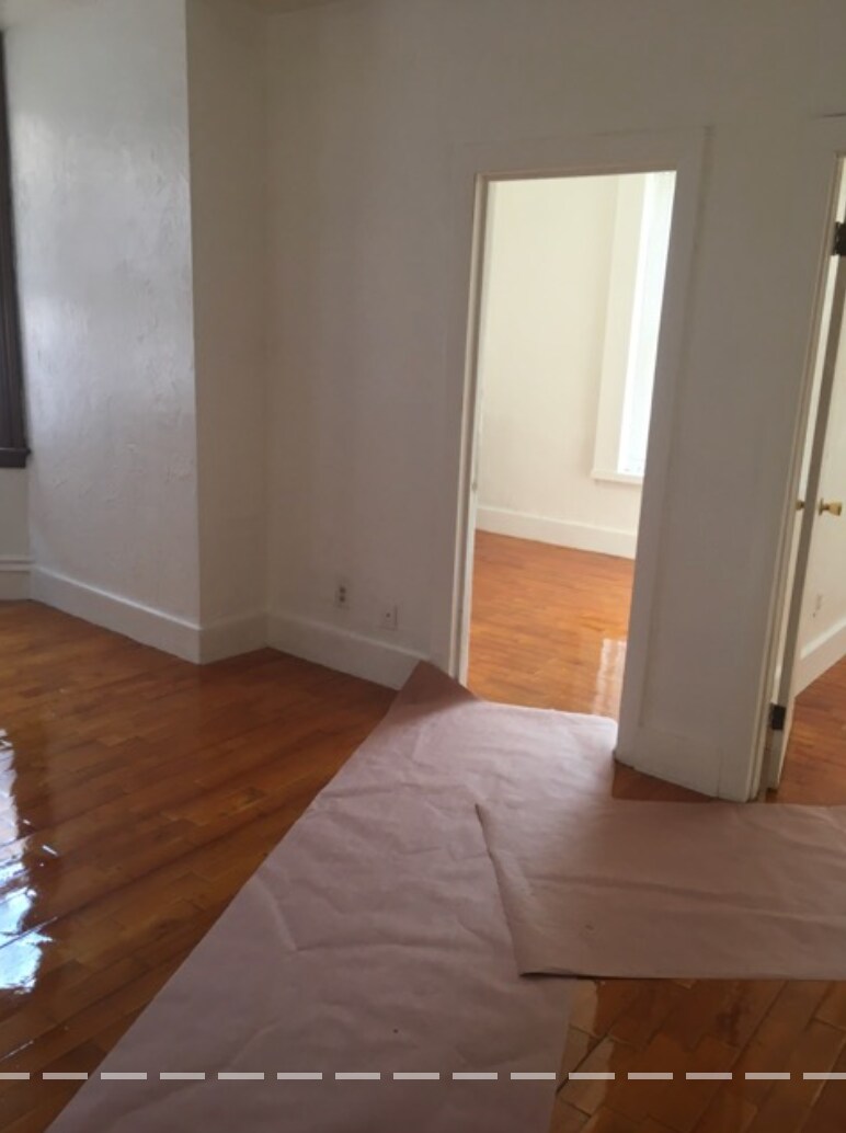 Building Photo - 4 Adella Pl