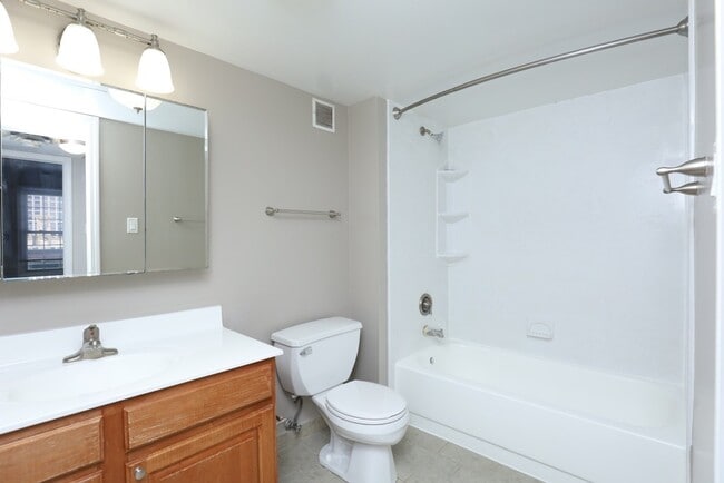 Building Photo - 4334 N Hazel St