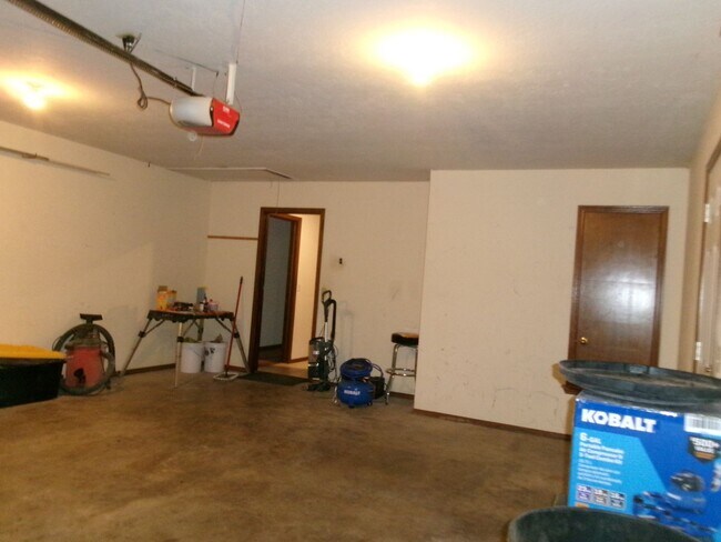 Building Photo - Pets Negotiable with Owner Approval!