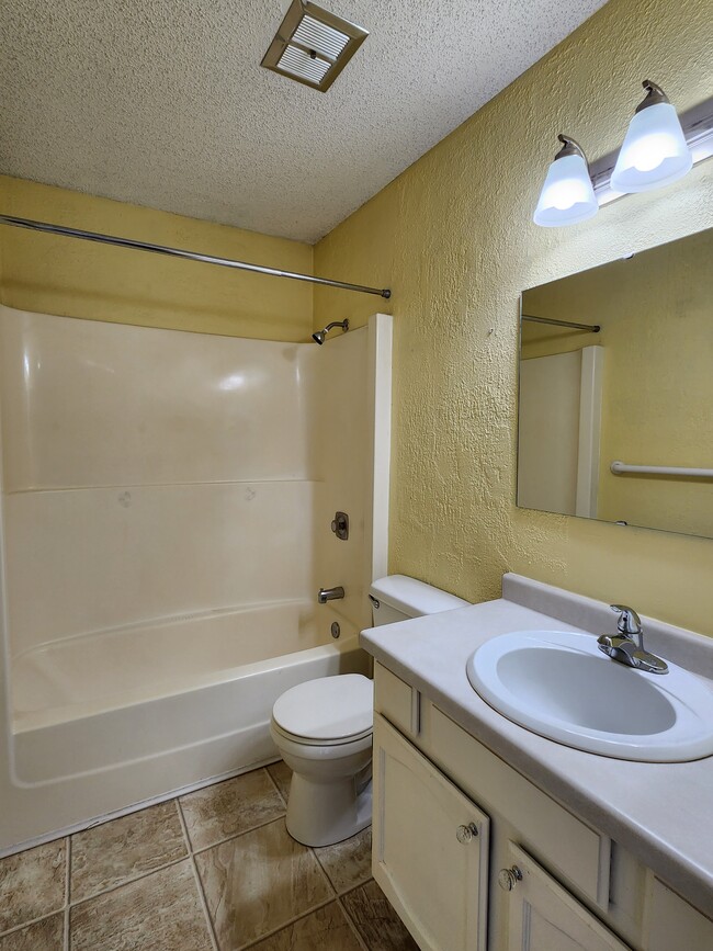 bathroom - 1502 Sahlman Ave