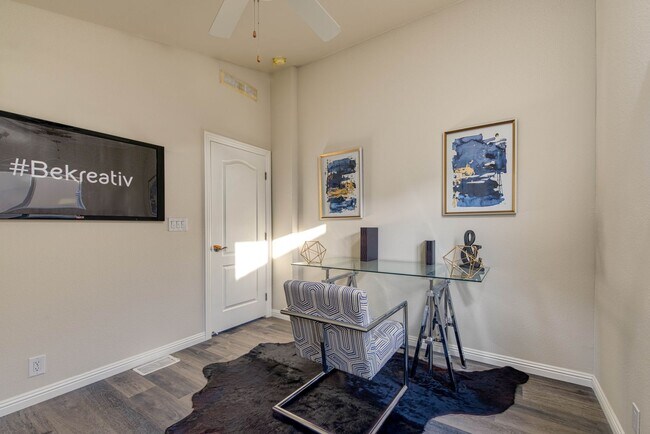 Building Photo - Remodeled 3 Bed/2 Bath National City