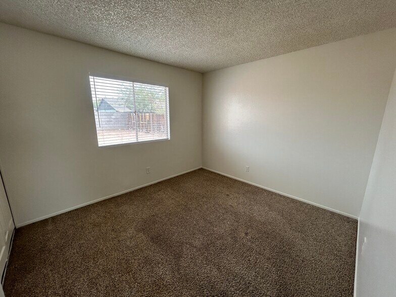 Building Photo - 2060 W Peralta Ave