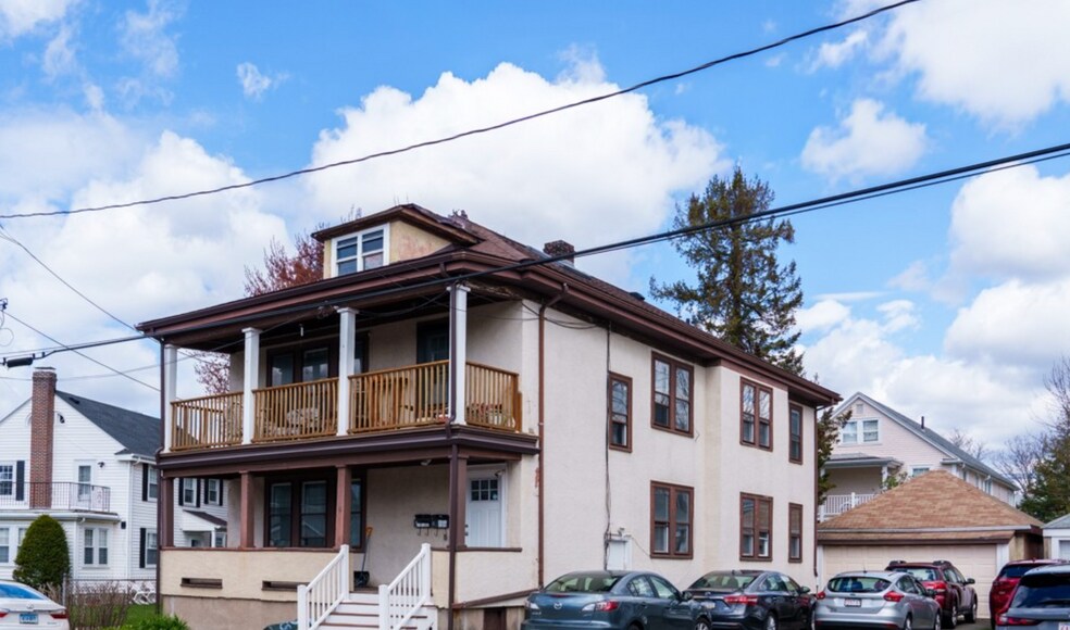 Building Photo - 8 Niles St