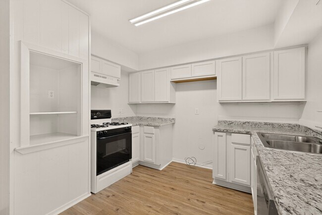 Building Photo - 802 Wisteria Way