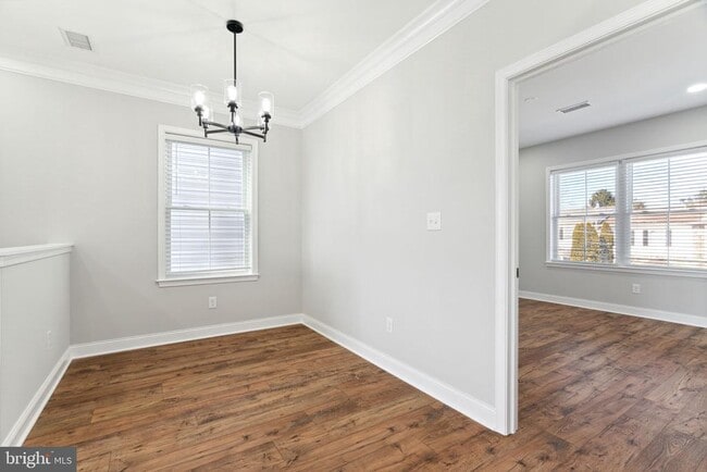 Building Photo - 48 Evergreen Ln